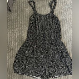 Express shorts jumper, black and white